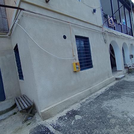 Lucky House Hotel Tsqaltubo Exterior photo